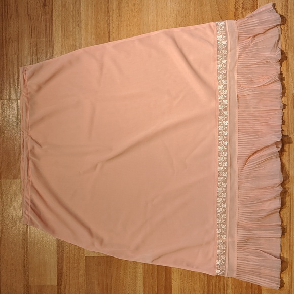 Vintage pink half slip with accordion lace hem - Picture 2 of 5